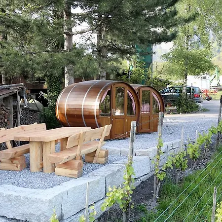 Schlaf-fass Bed & Breakfast Maienfeld